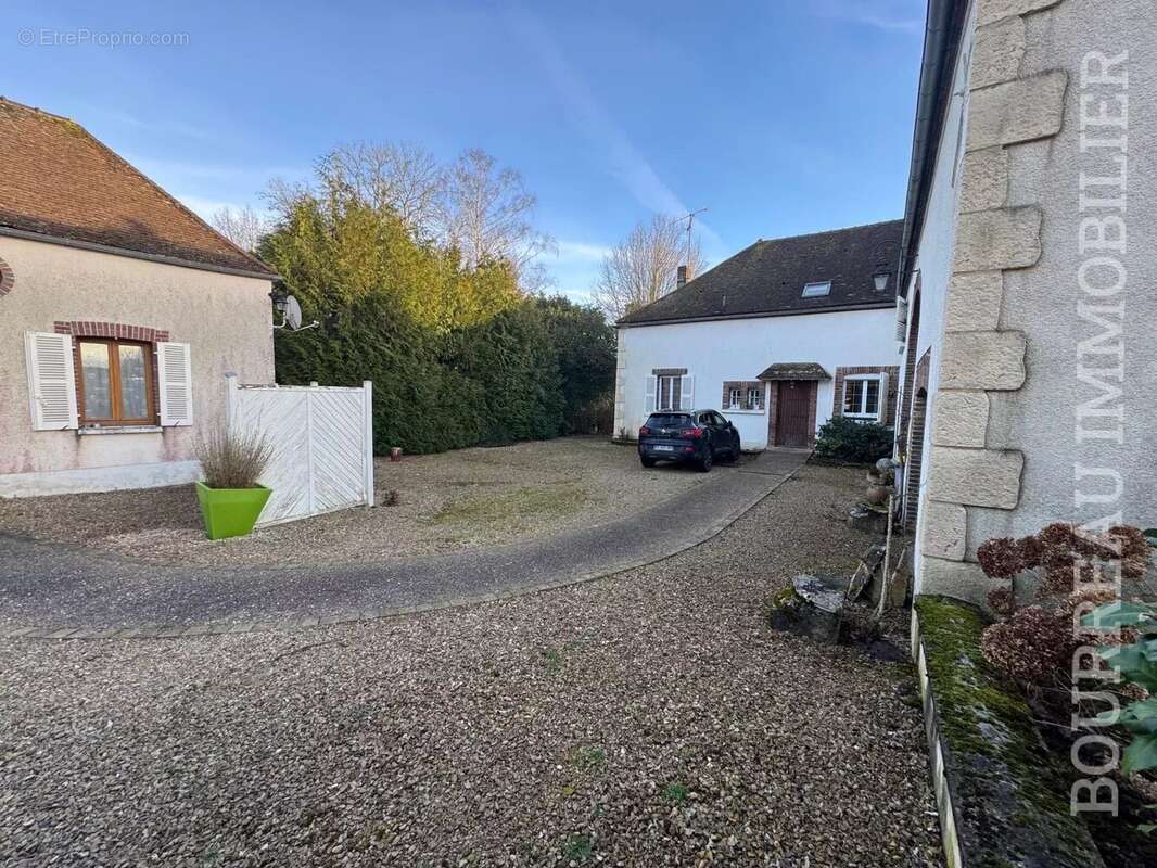 Maison à ARCES-DILO