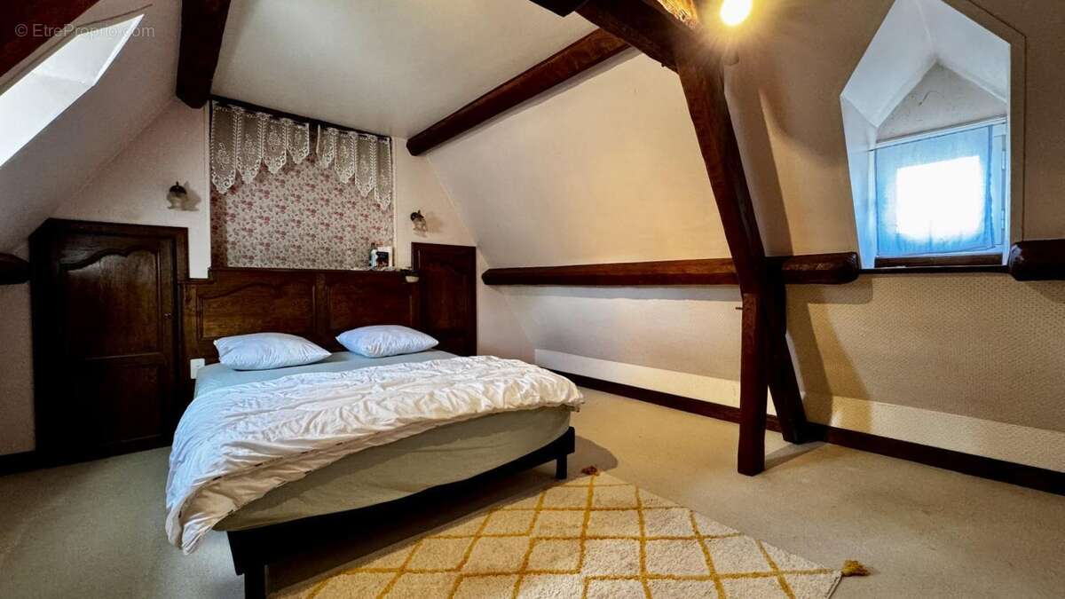 Maison à SAULIAC-SUR-CELE