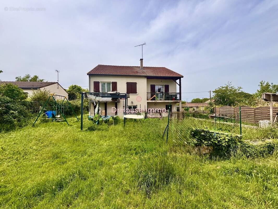 Maison à VOUNEUIL-SOUS-BIARD