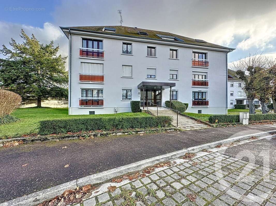 Appartement à SAINTE-SAVINE