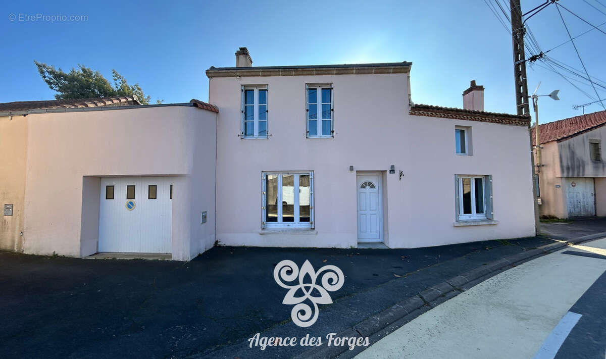 Maison à SAINT-CRESPIN-SUR-MOINE