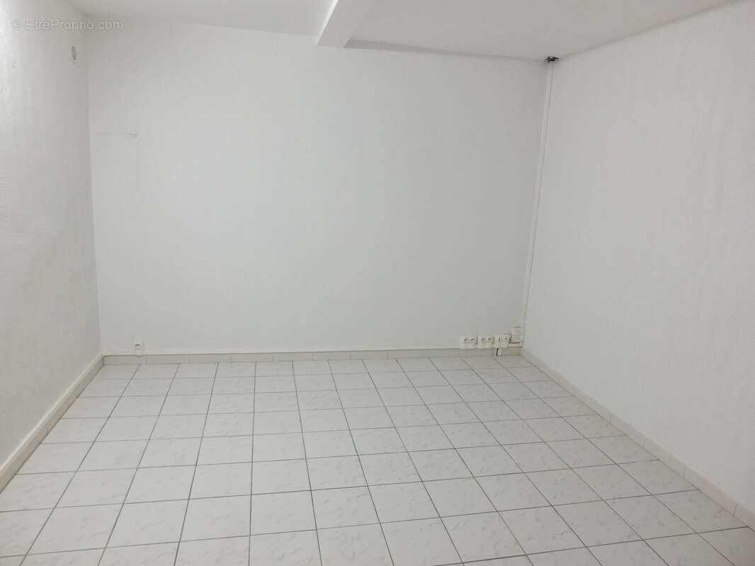 Appartement à SALERNES