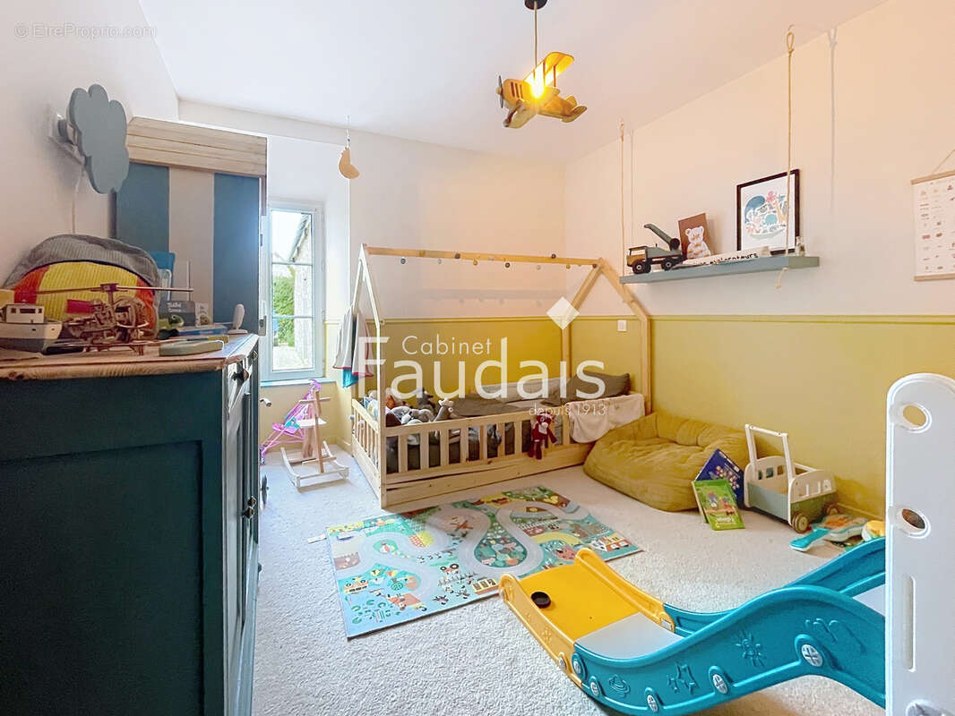 Maison à MONTSURVENT