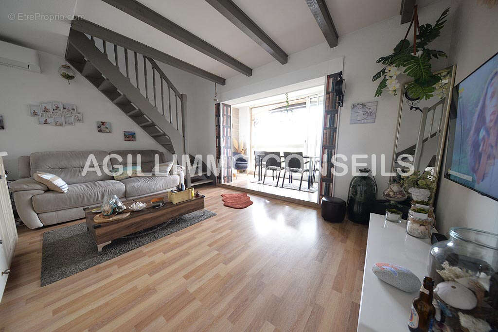 Appartement à PUGET-SUR-ARGENS