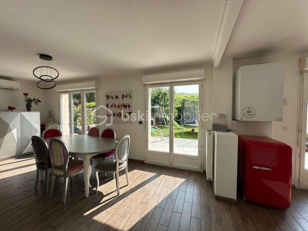 Maison à LA QUEUE-EN-BRIE