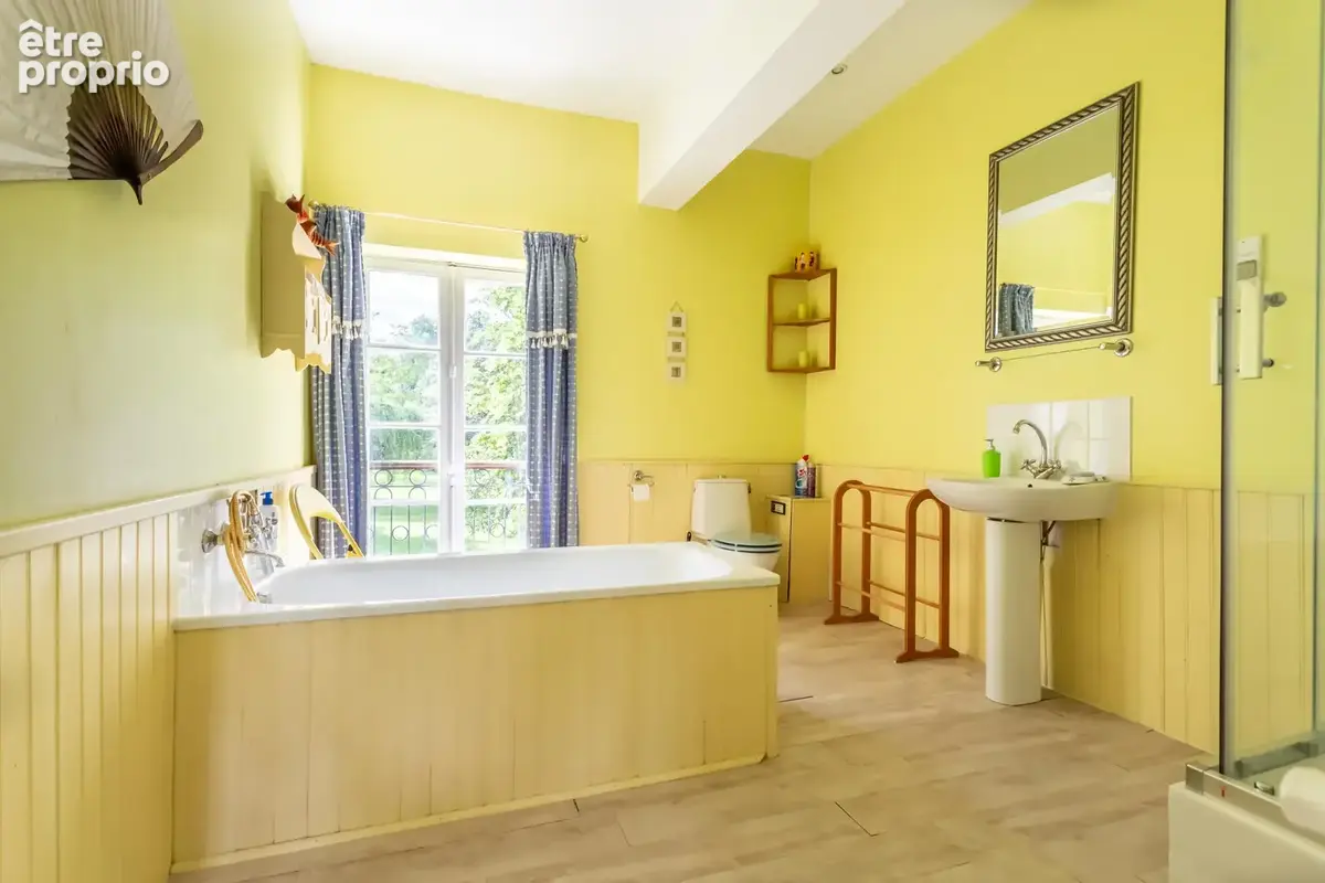 Château avec annexes, piscine, court de tennis et garages - photo 41