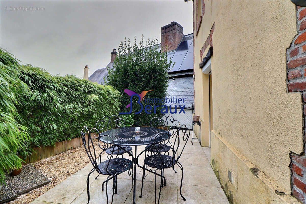 Maison à SAINT-PIERRE-DE-VARENGEVILLE