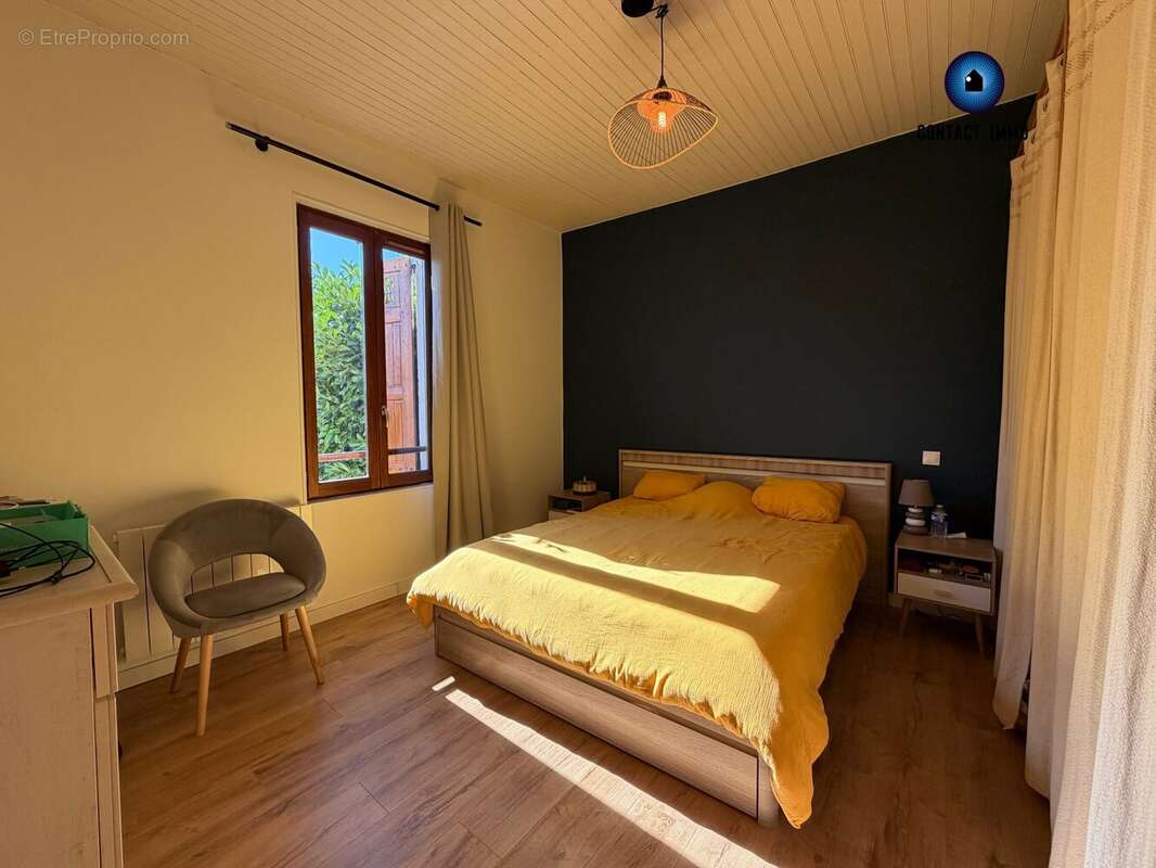 Maison 70 m² à Saint-Pantaleon-De-Larche  - photo 6