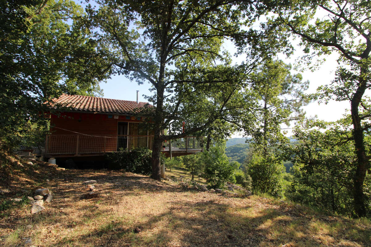 Charmante maison en bois de 98 m2 sur un terrain de 2800 m2. - photo 40
