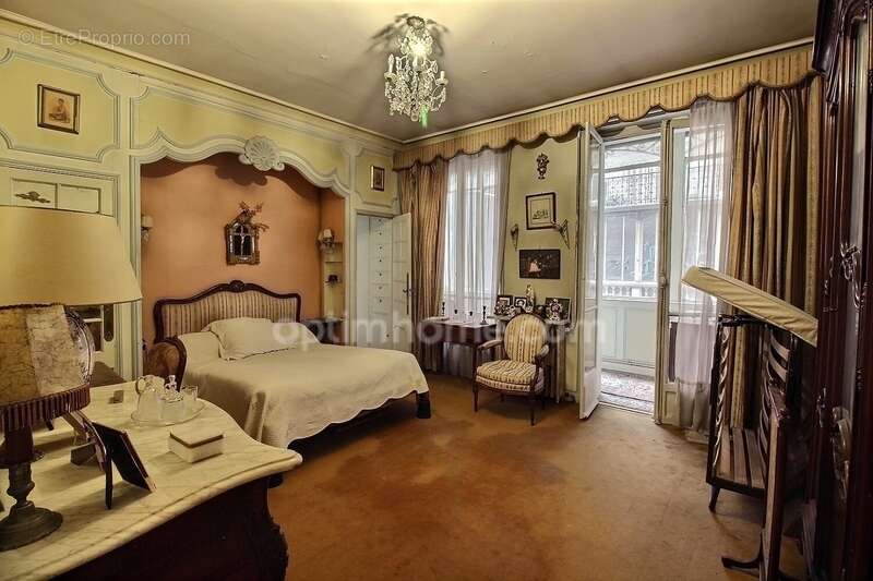Appartement à PARIS-7E