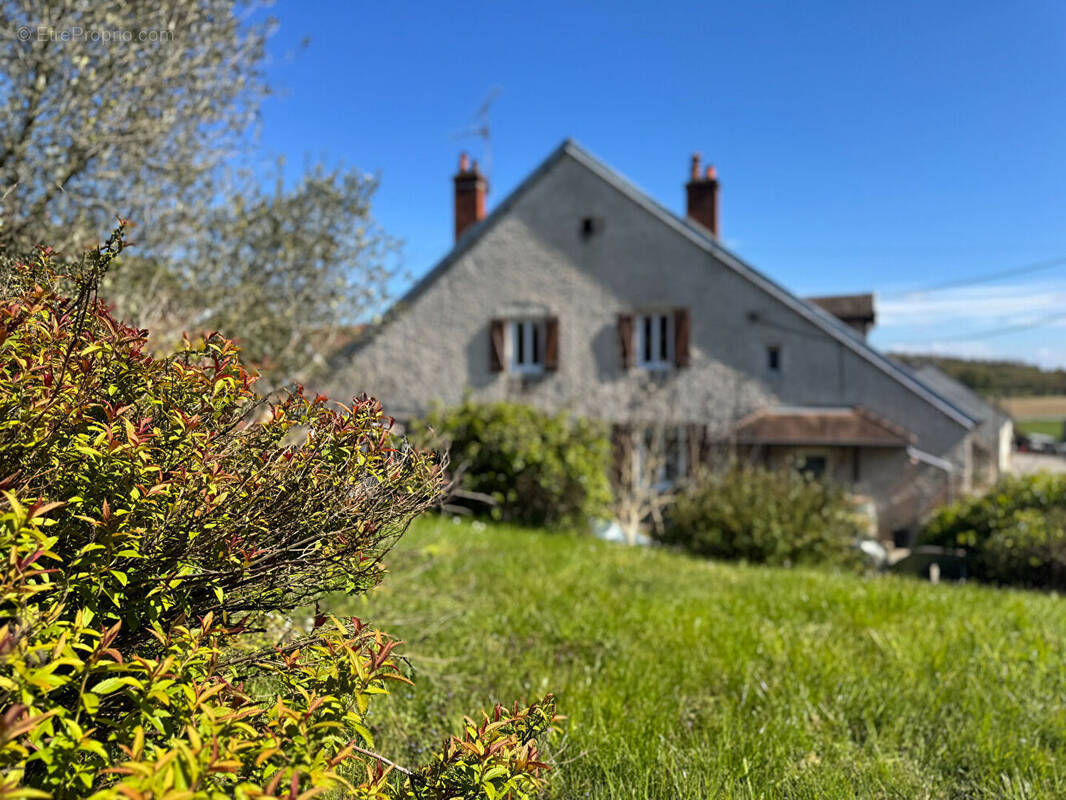 Maison à RAINANS
