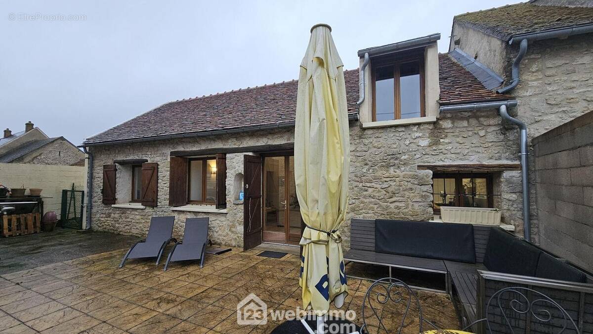 Une belle terrasse sans vis à vis. - Maison à MALESHERBES