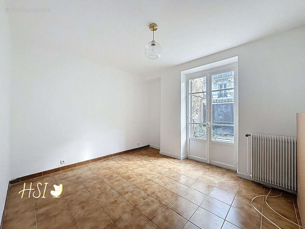 Appartement à LA GARENNE-COLOMBES