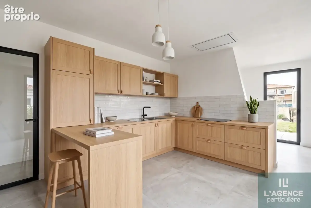 Maison T5 de 145 m2 avec comble de 152 m2 et sous-sol de 157 m2 sur un terrrain arboré de 2500 m2 - photo 7