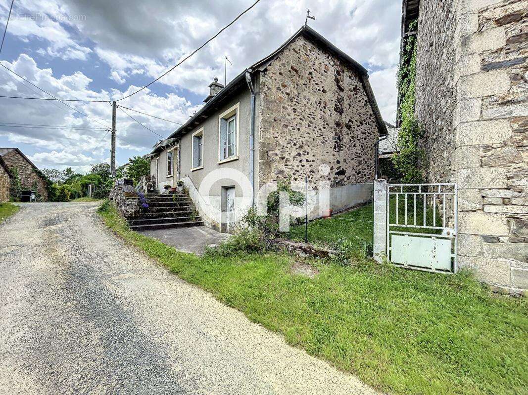 Maison à CHAMBOULIVE