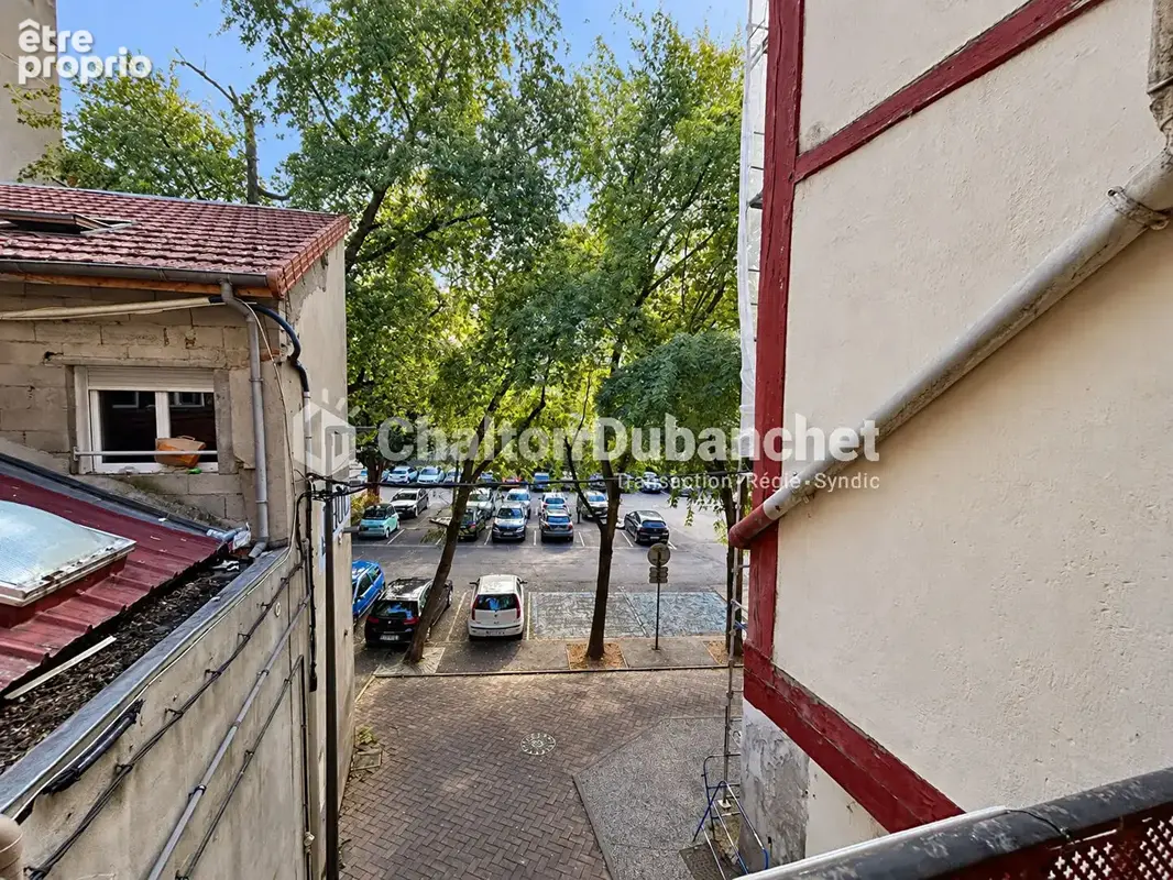 Plateau de 60 m² en hyper centre de ROANNE - 60 m² et balcon - photo 5