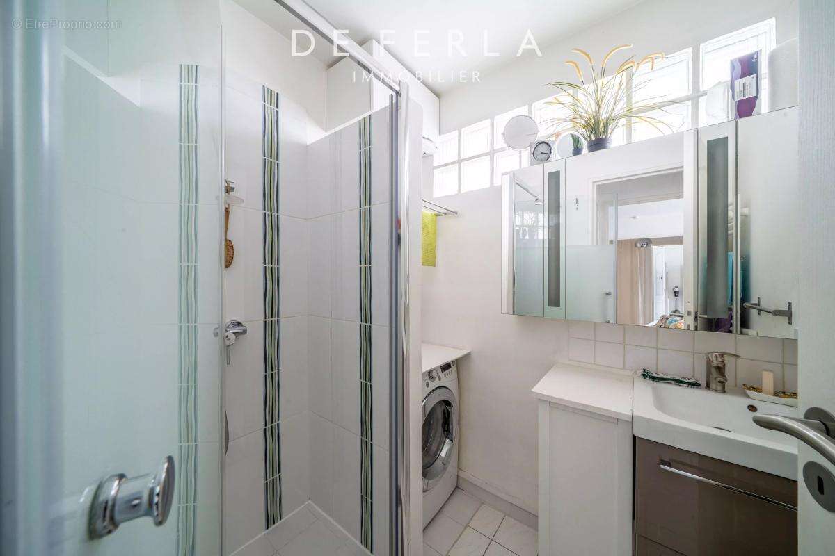 Appartement à PARIS-14E