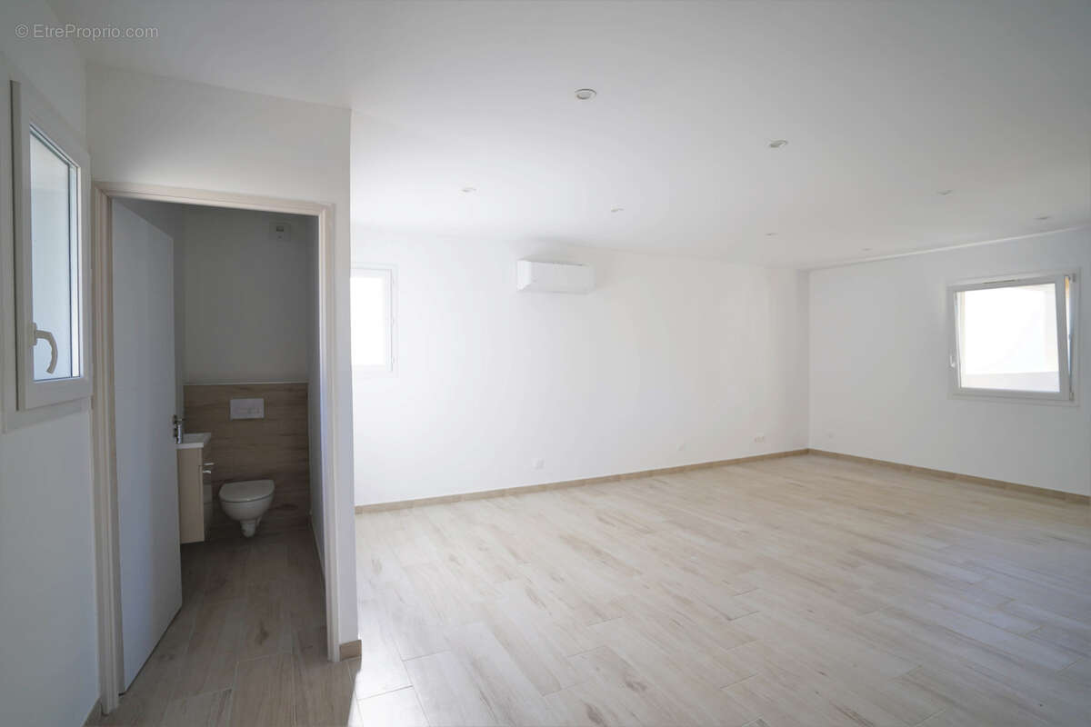 Appartement à VENTABREN