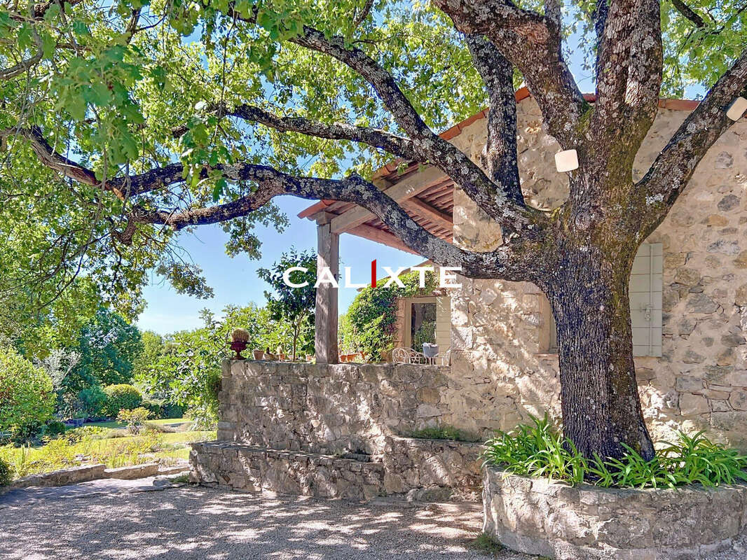 Maison à TOURRETTES