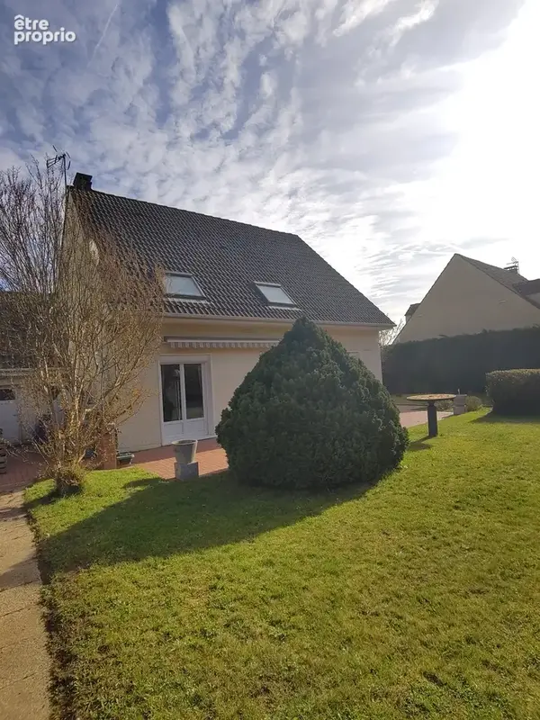 Maison familiale 136 m2   4 chambres   Terrain arboré de 631 m2   Proche gare et commodités - photo 4