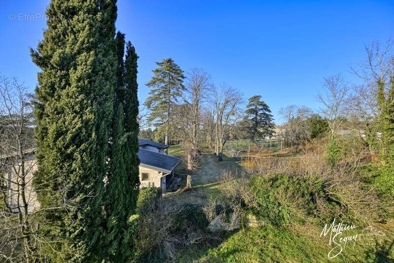 Appartement à CHARBONNIERES-LES-BAINS