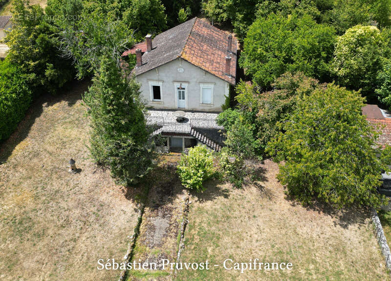 Maison à AGONAC