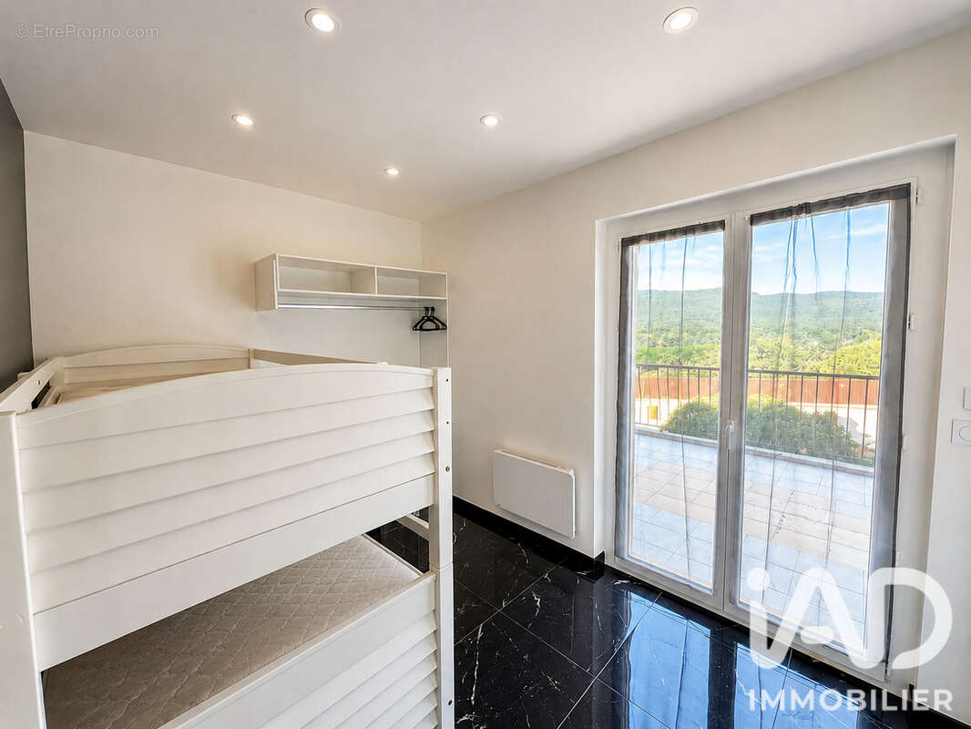 Photo 8 - Appartement à SAINT-CEZAIRE-SUR-SIAGNE