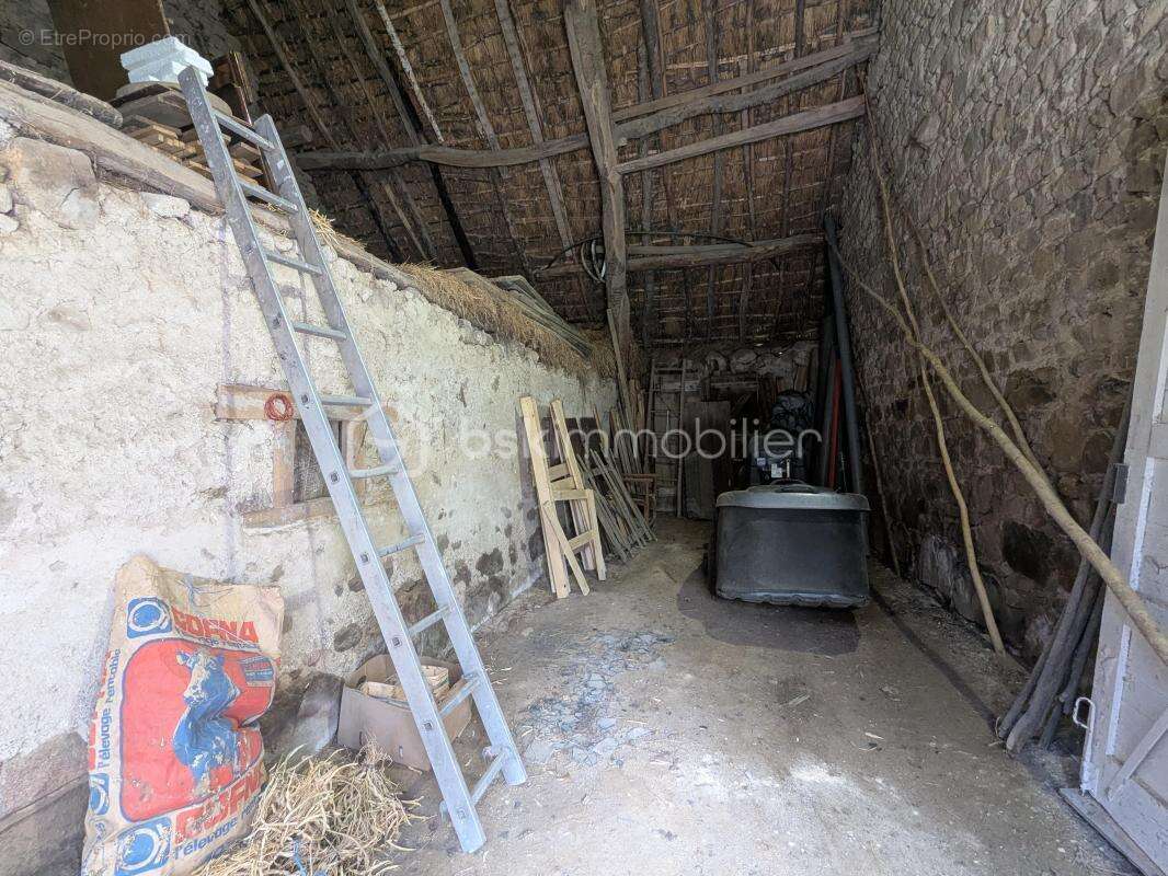 Maison à CHARBONNIERES-LES-VIEILLES