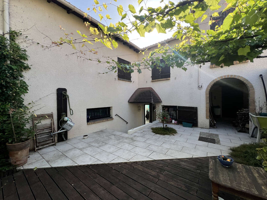 Maison à SARTROUVILLE