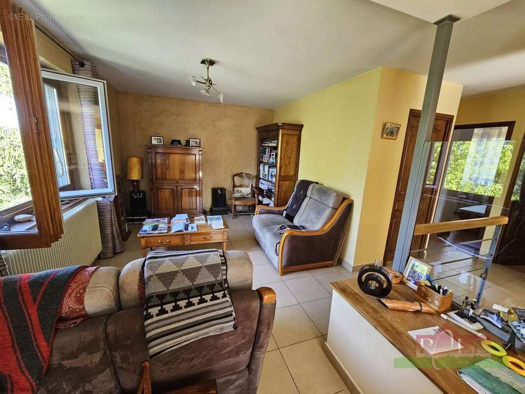Maison à EYZIN-PINET