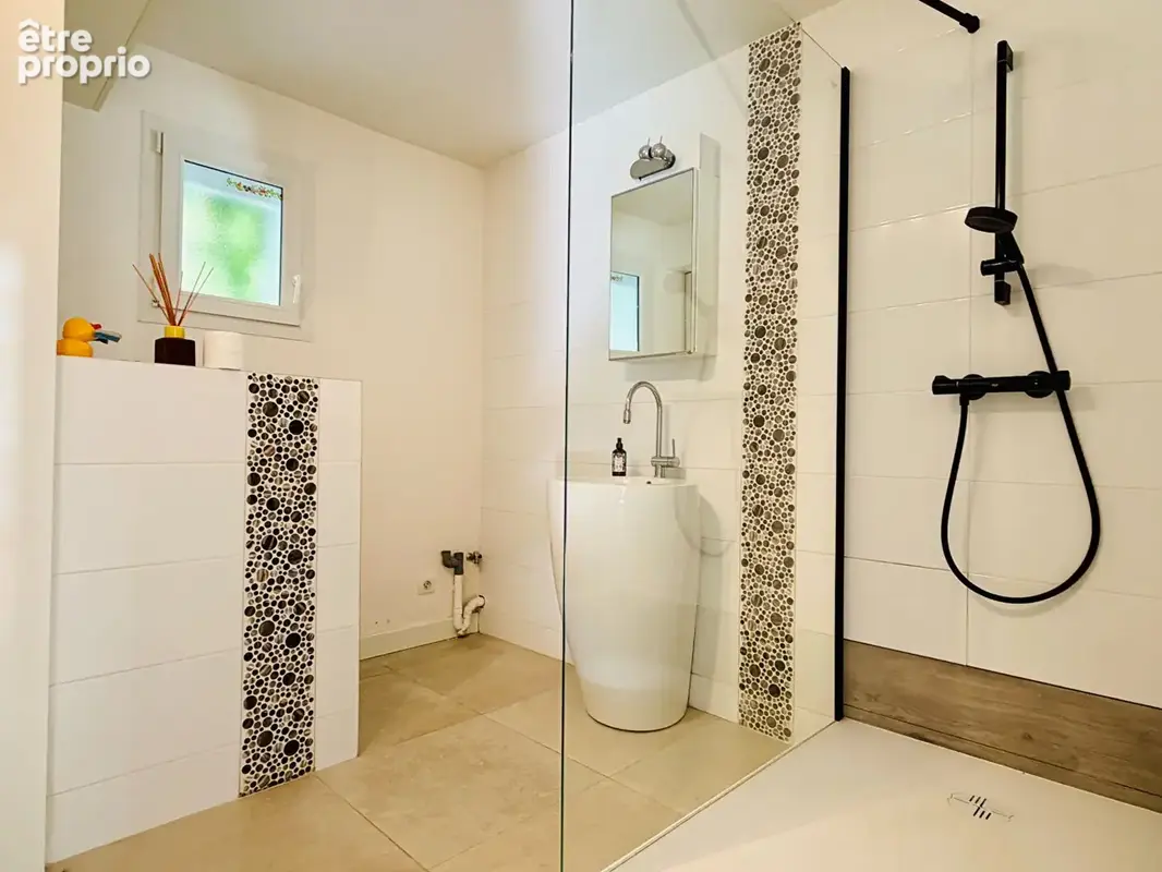 Maison familliale avec 1200 m2 de terrain - photo 6