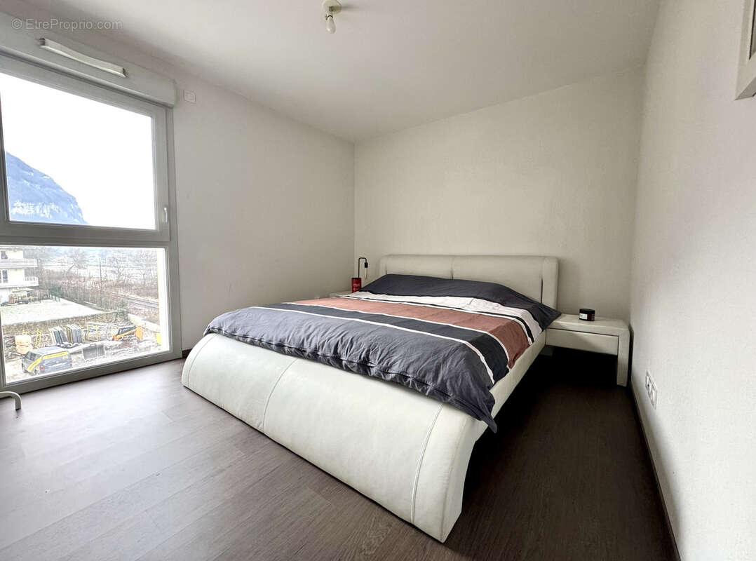 Appartement à ETREMBIERES