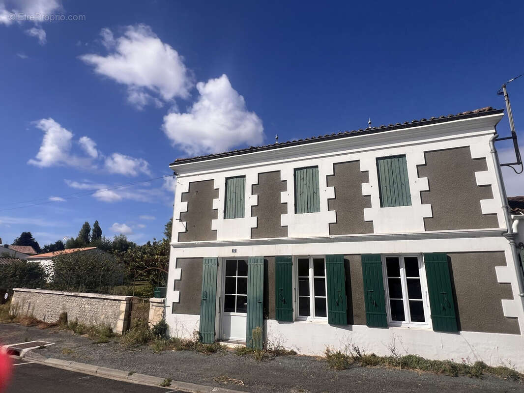 Maison 102 m² à Saint-Agnant  - photo 3