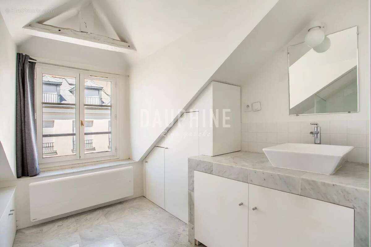 Appartement à PARIS-6E