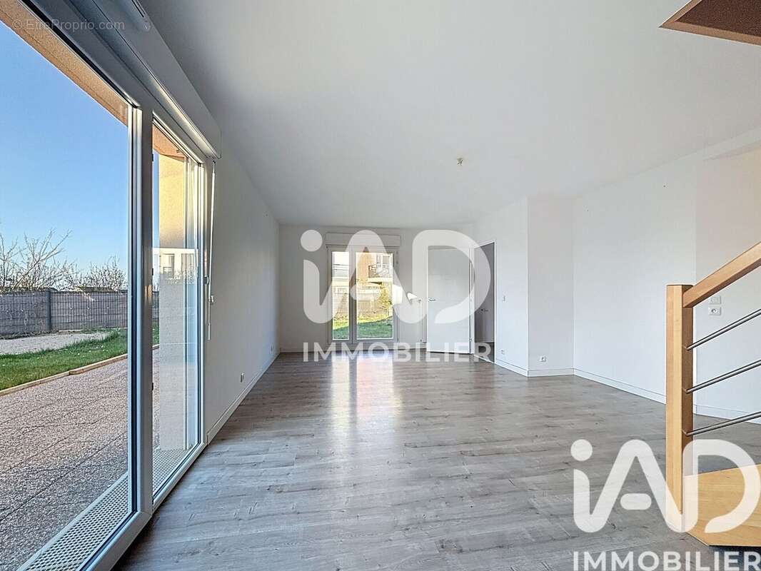 Photo 2 - Appartement à NANTEUIL-LES-MEAUX