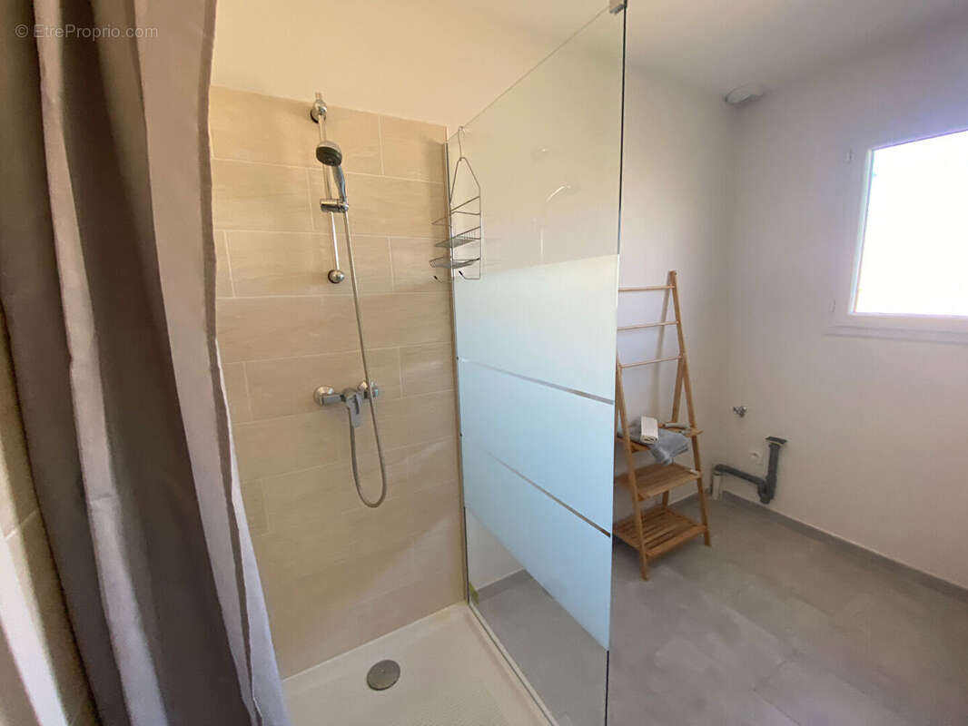 Appartement à L'ISLE-SUR-LA-SORGUE