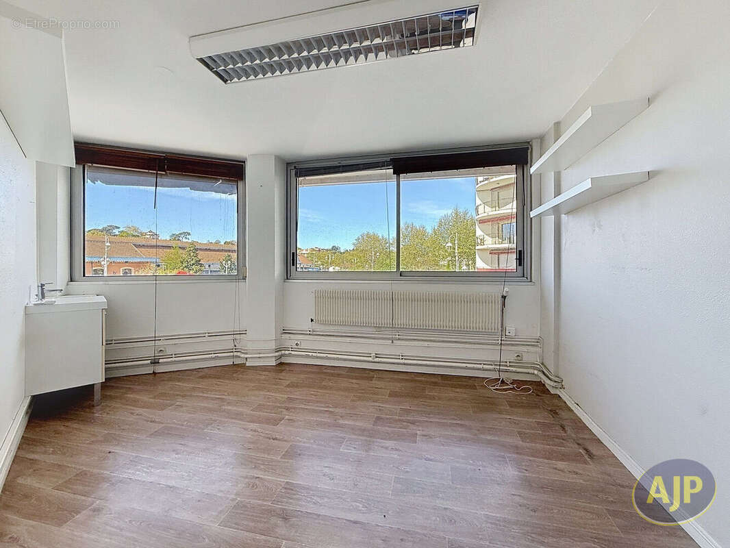 Arcachon centre  bureaux 134 m2 - photo 3