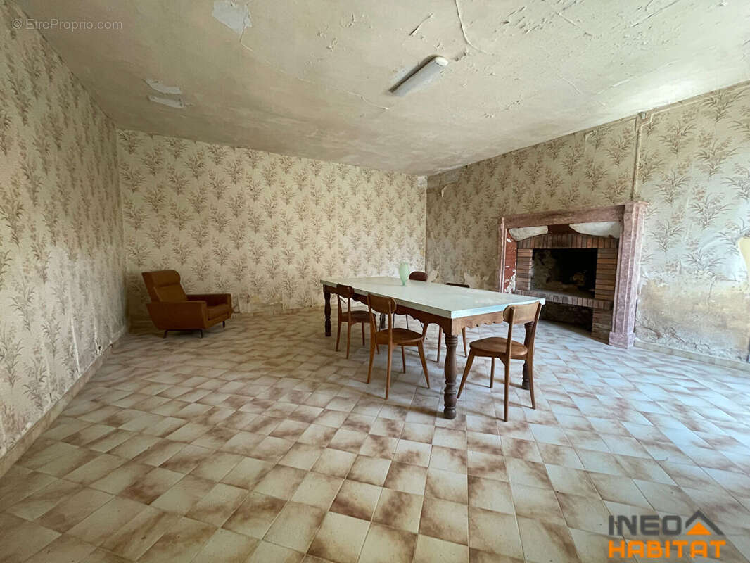 Maison de maître en pierres et dépendances - photo 4