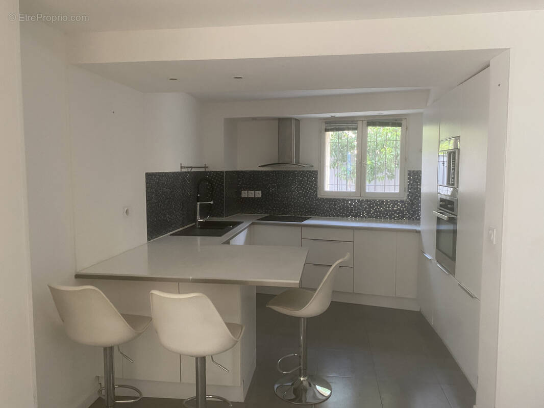 Appartement à MAUGUIO