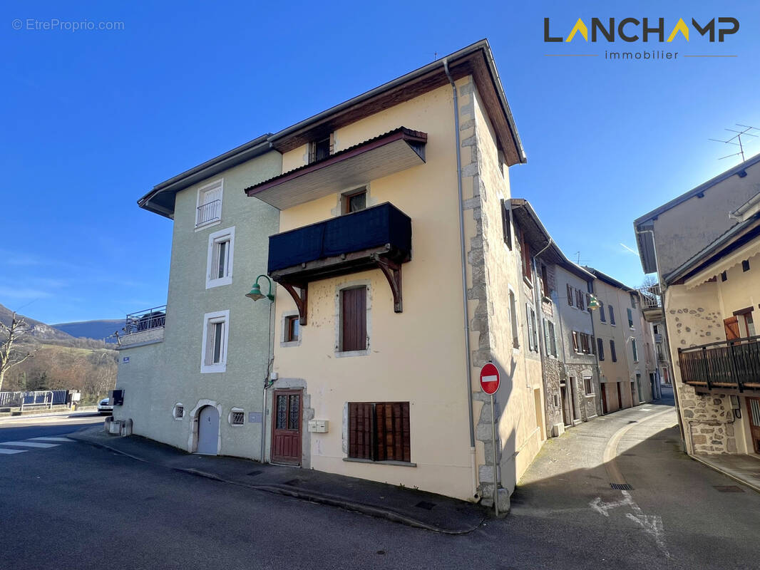 Appartement à SEYSSEL
