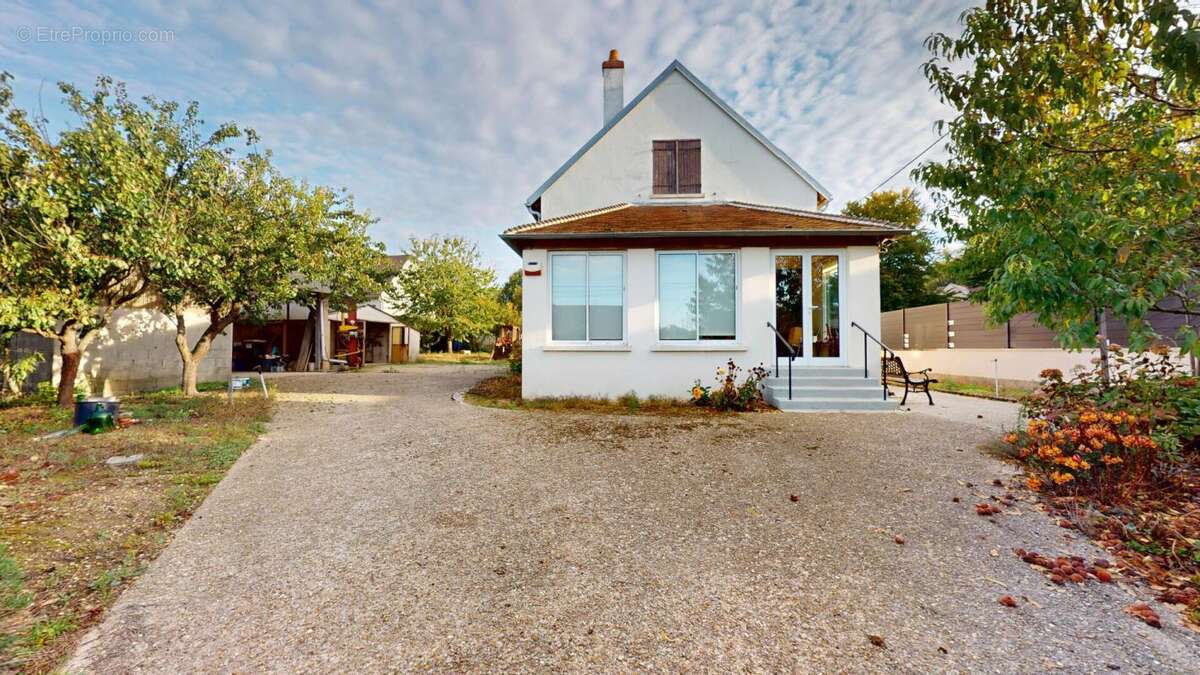 Maison à ROZAY-EN-BRIE