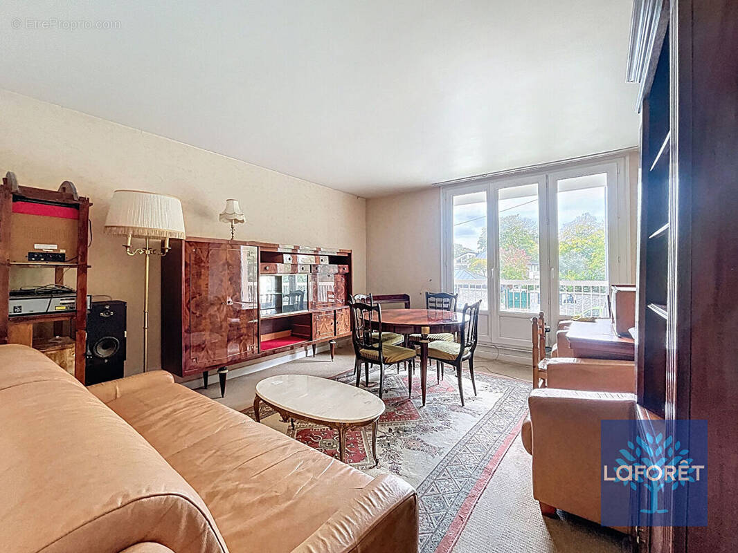 Appartement à CHILLY-MAZARIN