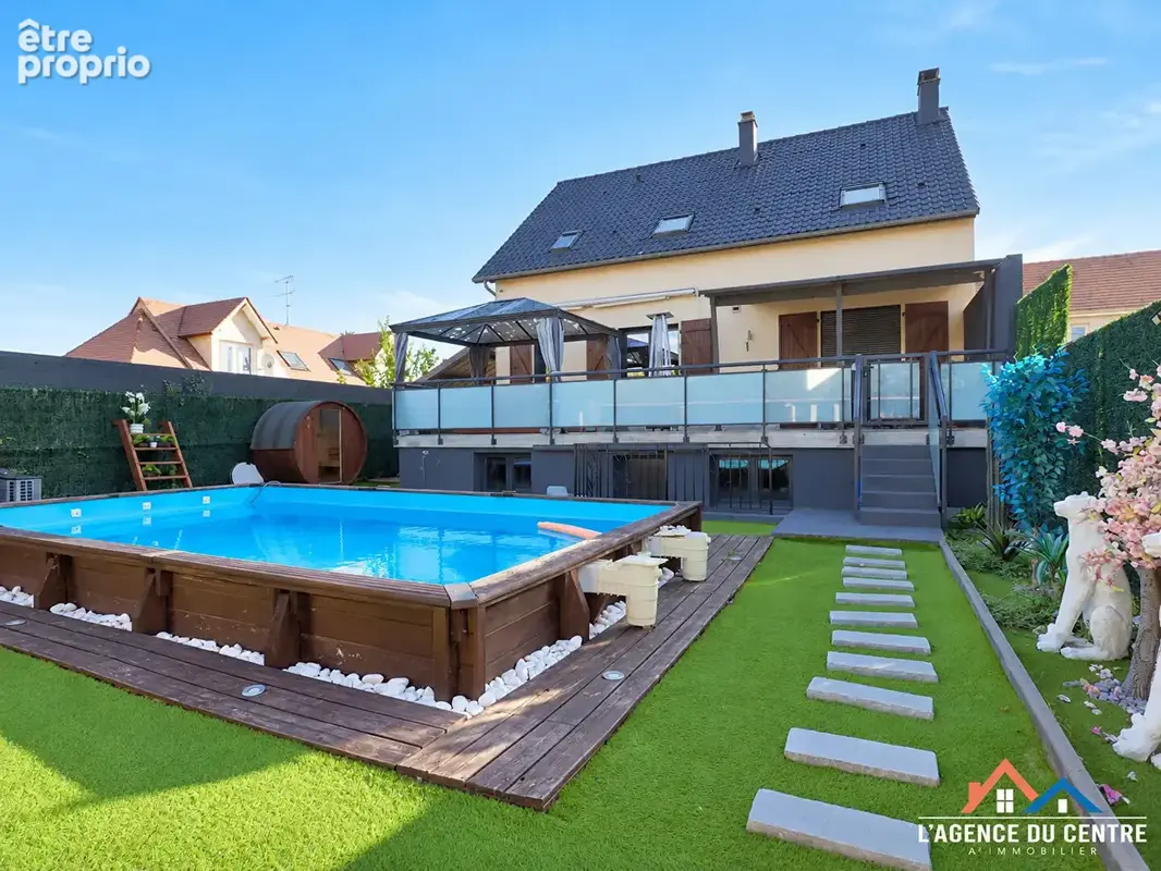 Villa 8 pièces 215,91 m² - photo 1
