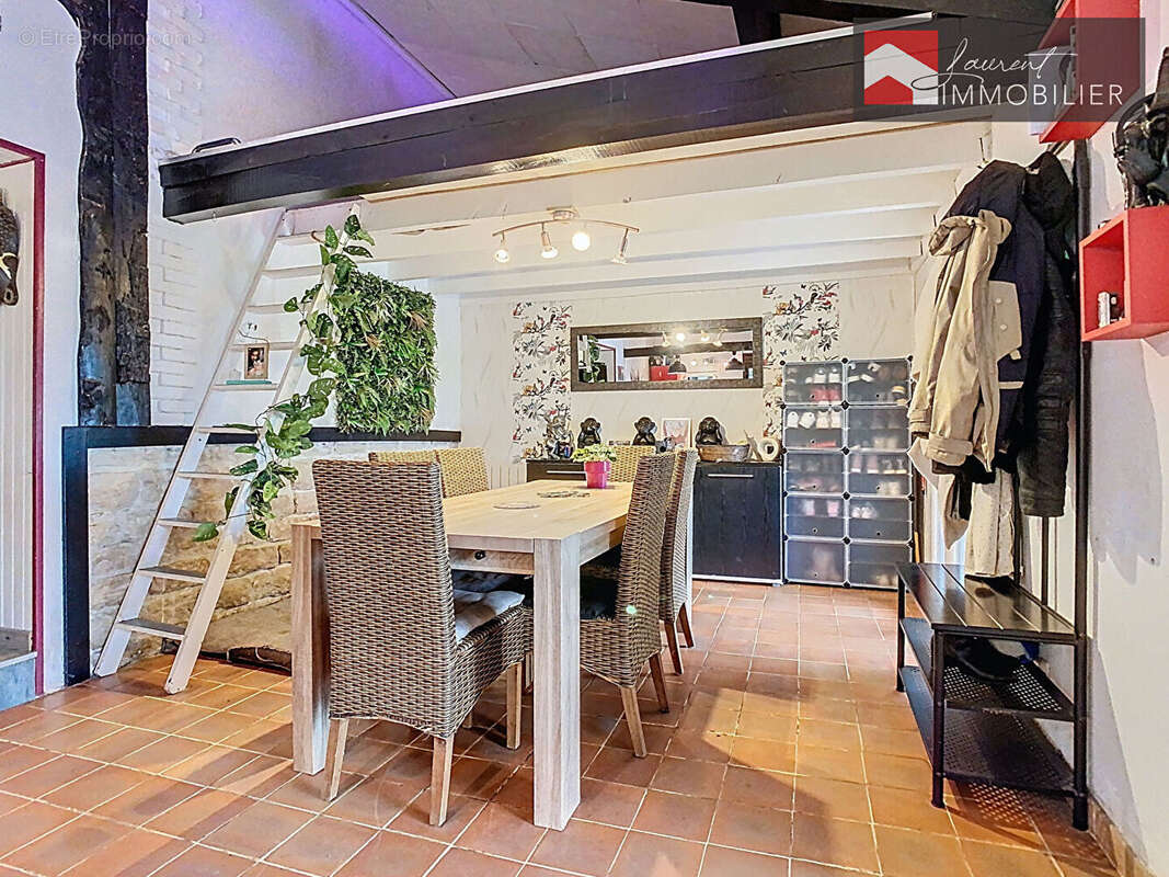 Maison à SAINT-ETIENNE-SUR-REYSSOUZE