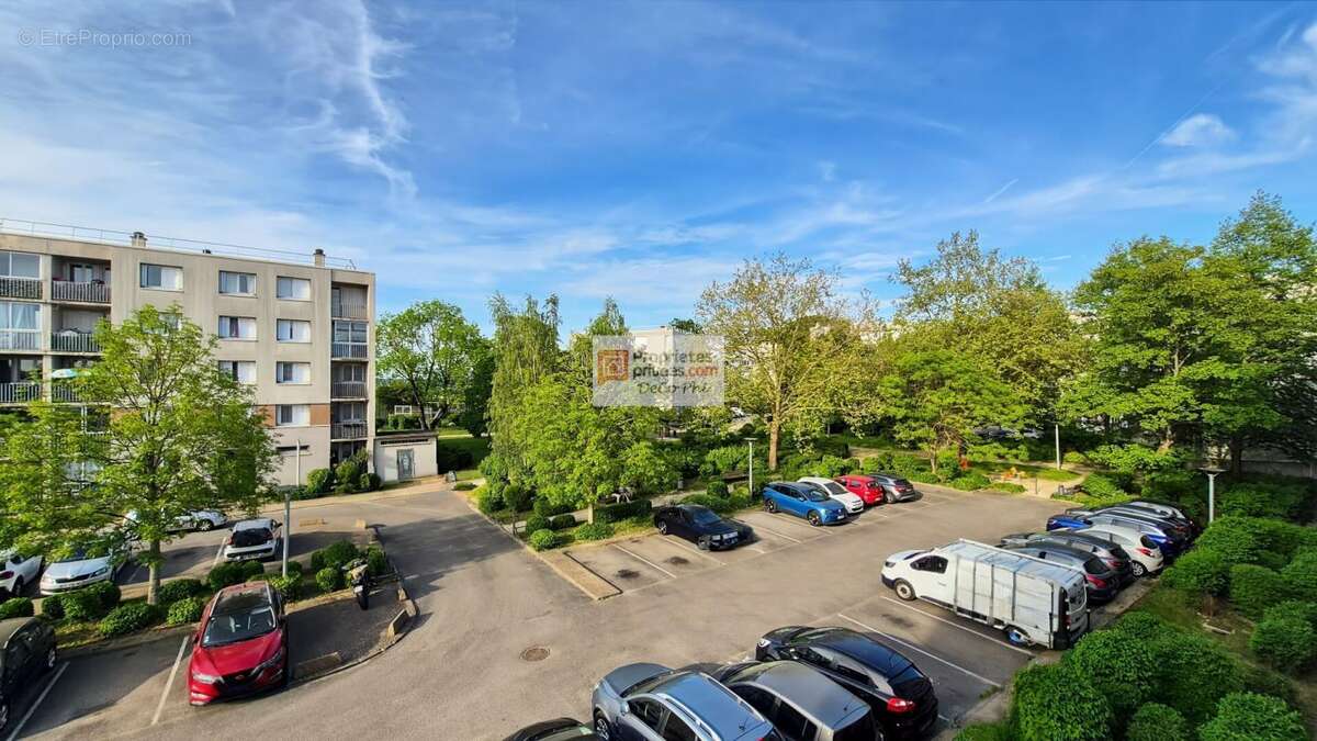 Appartement à SAINT-CYR-L'ECOLE
