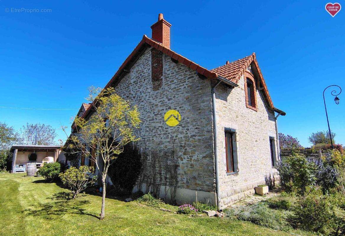 Maison à AUGY-SUR-AUBOIS