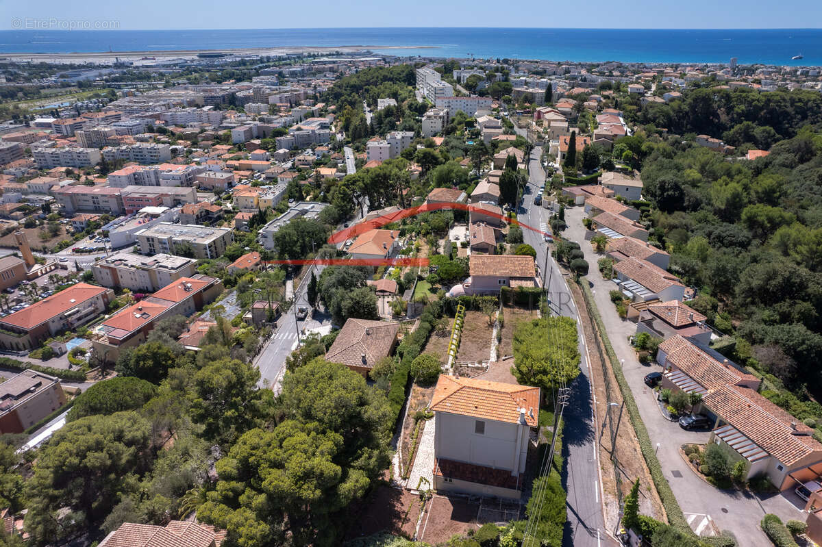 Maison à SAINT-LAURENT-DU-VAR