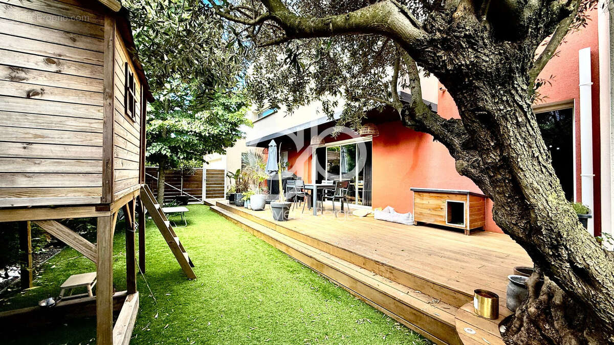 Villa T5 Moderne 140m2 Piscine Chauffée, Poêle à Bois - Le Crès 34920 - photo 16