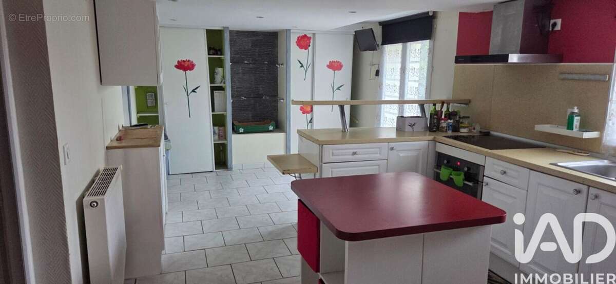 Maison 135 m² à Montendre  - photo 6