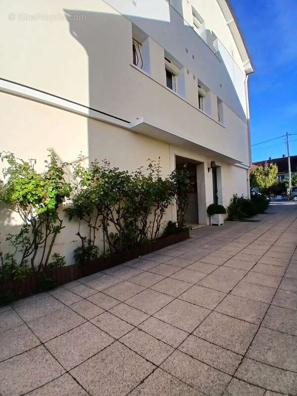 Appartement à SARTROUVILLE